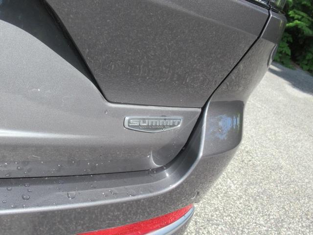 Photo of 2022 Metallic Jeep Grand Cherokee