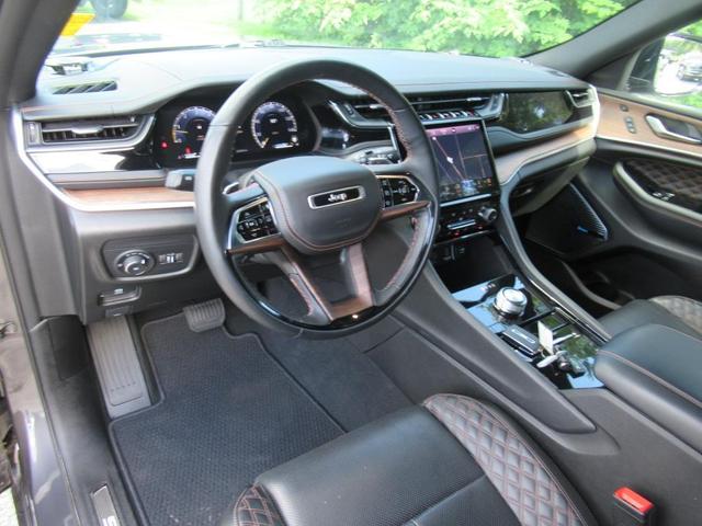 Photo of 2022 Metallic Jeep Grand Cherokee