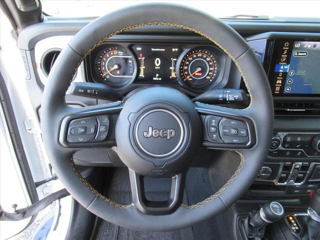 Photo of 2024 Bright White Clearcoat Jeep Gladiator