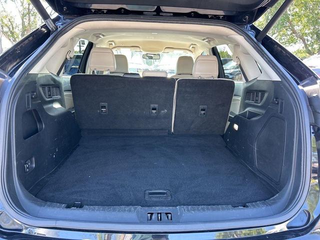 Photo of 2022 Agate Black Metallic Ford Edge