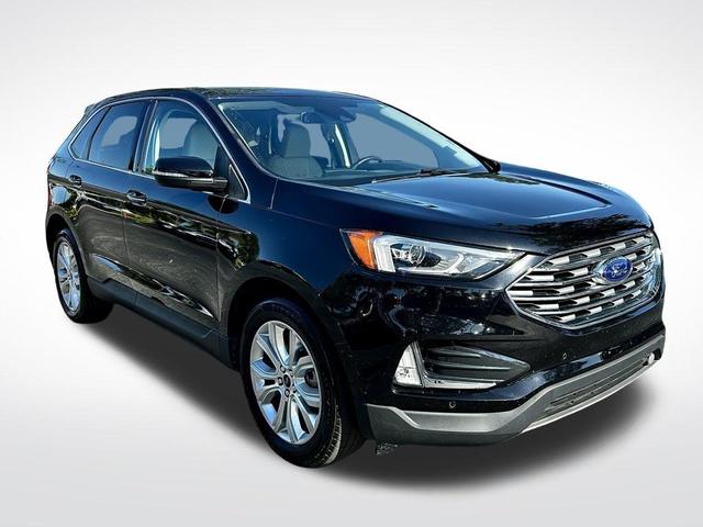 Photo of 2022 Agate Black Metallic Ford Edge