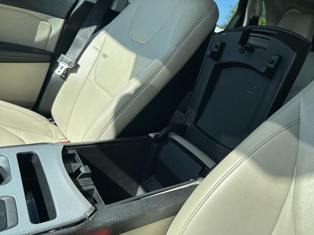 Photo of 2022 Agate Black Metallic Ford Edge