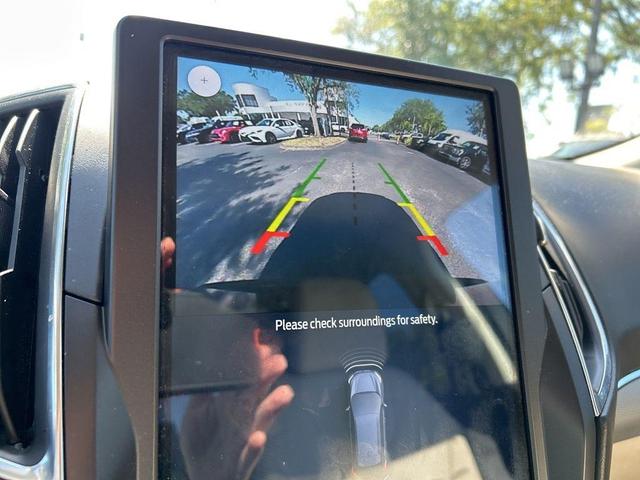 Photo of 2022 Agate Black Metallic Ford Edge