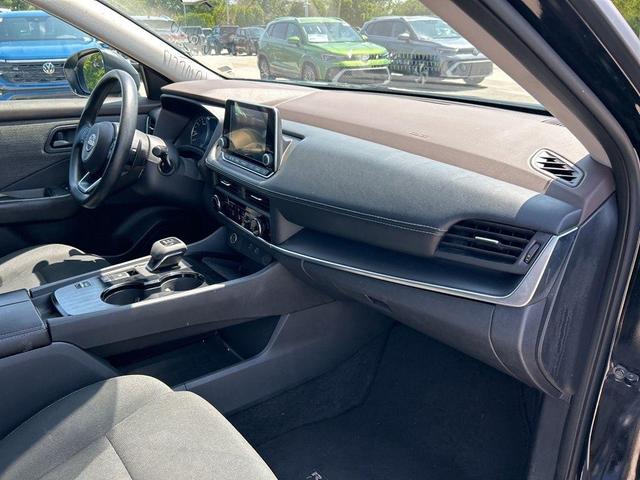 Photo of 2023 Black Nissan Rogue