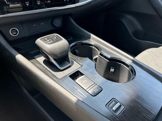 Photo of 2023 Black Nissan Rogue