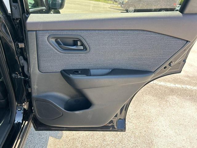 Photo of 2023 Black Nissan Rogue