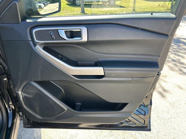 Photo of 2023 Agate Black Metallic Ford Explorer
