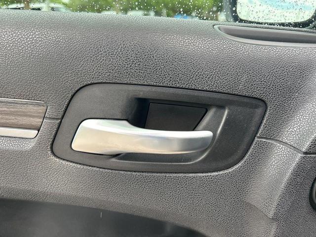 Photo of 2020 Gloss Black Chrysler 300