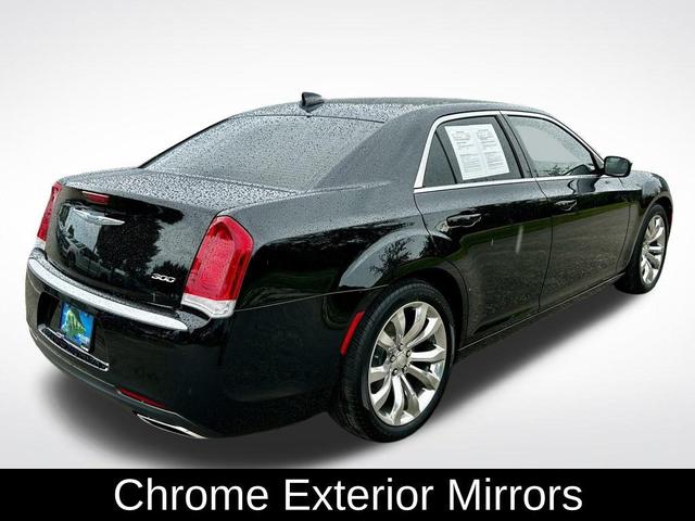 Photo of 2020 Gloss Black Chrysler 300