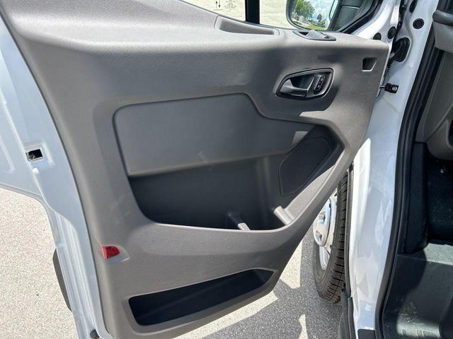 Photo of 2025 Oxford White Ford Transit-350