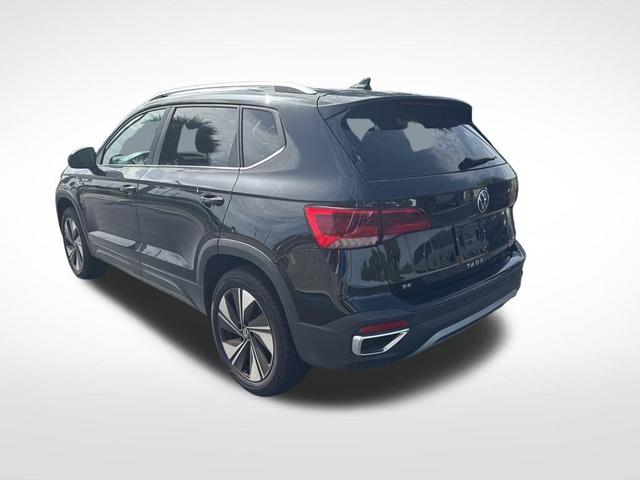Photo of 2024 Deep Black Pearl Effect Volkswagen Taos