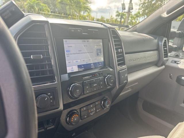 Photo of 2022 Oxford White Ford F-250