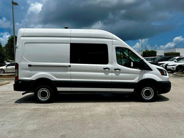 Photo of 2025 Oxford White Ford Transit-250