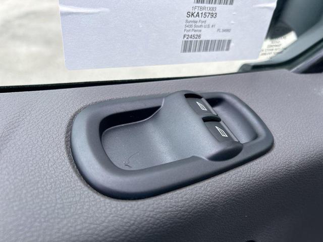 Photo of 2025 Oxford White Ford Transit-250