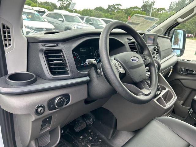 Photo of 2025 Oxford White Ford Transit-250