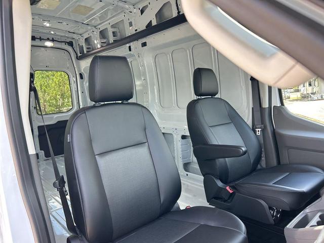 Photo of 2025 Oxford White Ford Transit-350