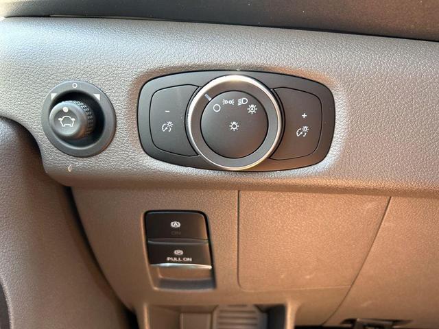 Photo of 2025 Oxford White Ford Transit-350