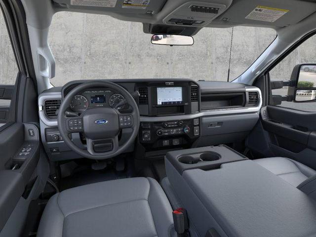 Photo of 2026 Oxford White Ford F-350