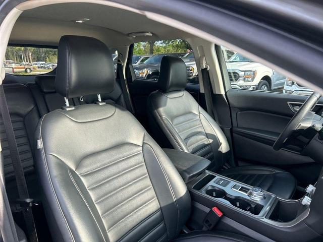 Photo of 2022 Carbonized Gray Metallic Ford Edge