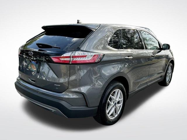 Photo of 2022 Carbonized Gray Metallic Ford Edge