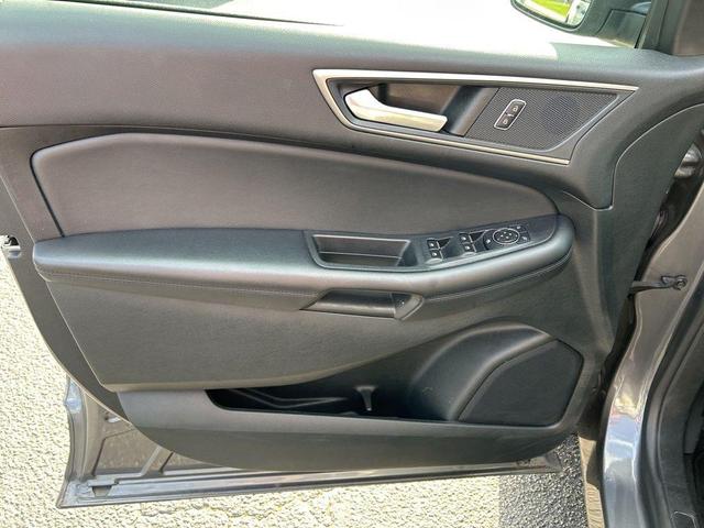 Photo of 2022 Carbonized Gray Metallic Ford Edge