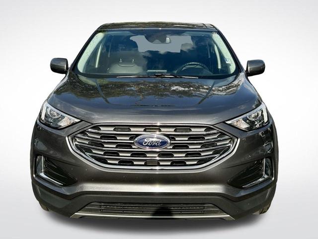 Photo of 2022 Carbonized Gray Metallic Ford Edge