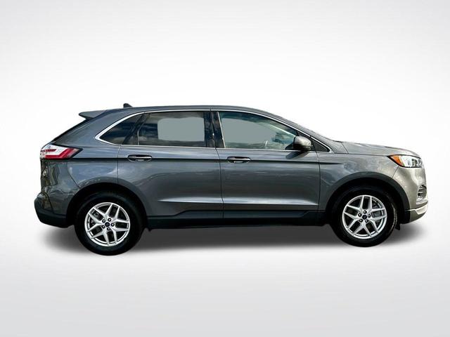 Photo of 2022 Carbonized Gray Metallic Ford Edge