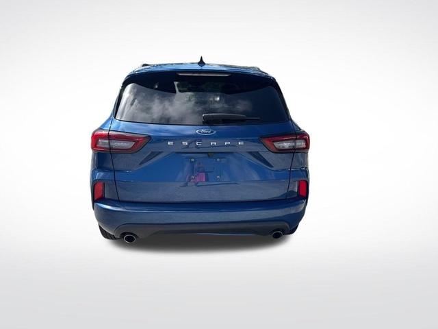Photo of 2023 Blue Metallic Ford Escape