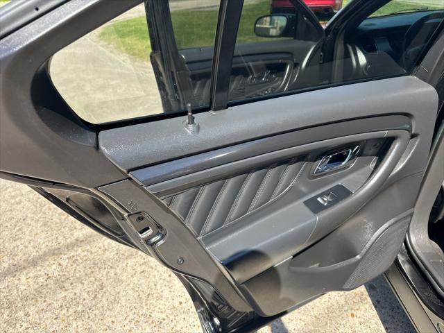 Photo of 2013 Tuxedo Black Metallic Ford Taurus