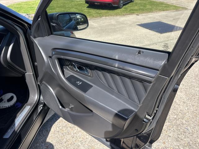 Photo of 2013 Tuxedo Black Metallic Ford Taurus