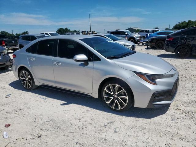 Photo of 2022 Classic Silver Metallic Toyota Corolla