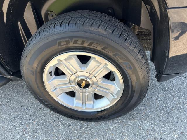 Photo of 2010 Black Chevrolet Tahoe