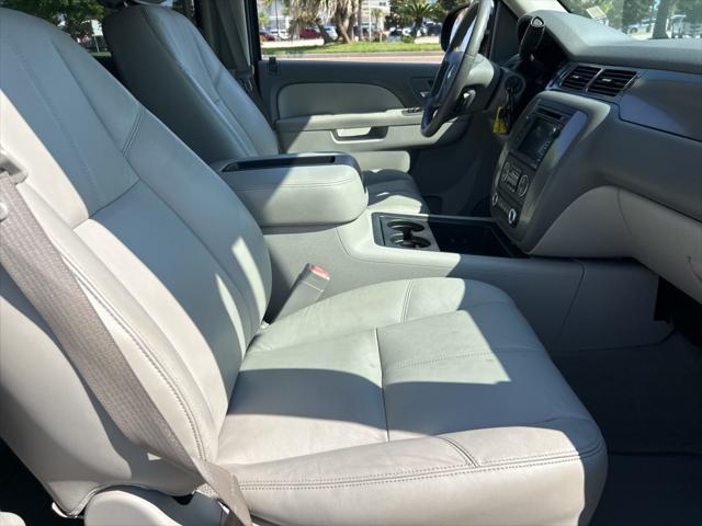 Photo of 2010 Black Chevrolet Tahoe