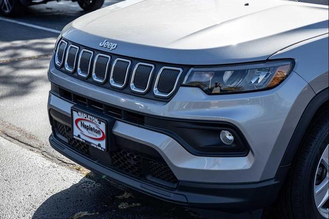 Photo of 2022 Billet Silver Metallic Clearcoat Jeep Compass