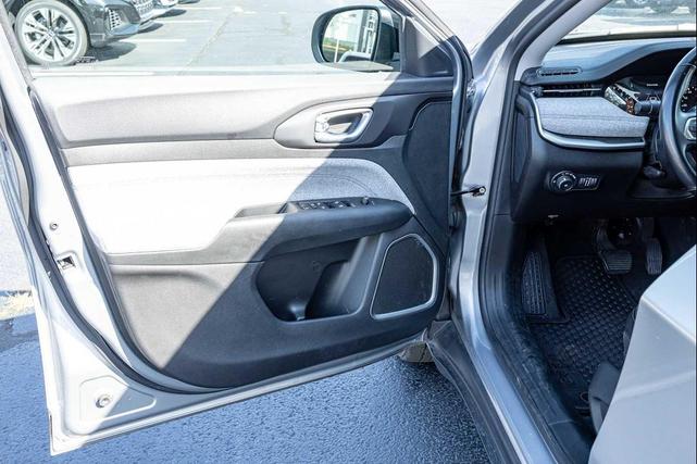 Photo of 2022 Billet Silver Metallic Clearcoat Jeep Compass