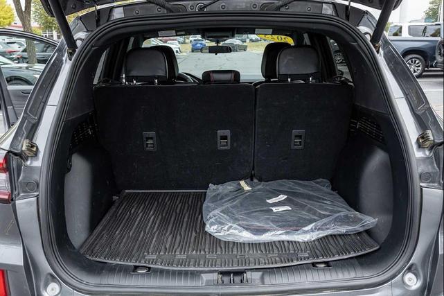 Photo of 2023 Carbonized Gray Metallic Ford Escape