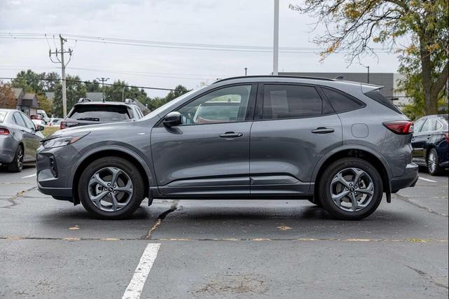 Photo of 2023 Carbonized Gray Metallic Ford Escape