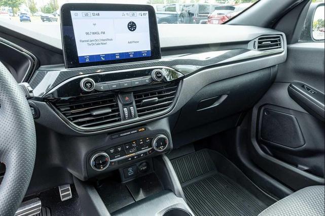 Photo of 2023 Carbonized Gray Metallic Ford Escape