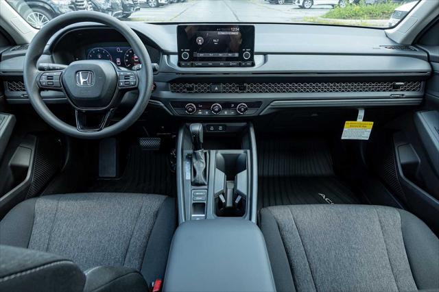 Photo of 2025 Platinum White Pearl Honda Accord