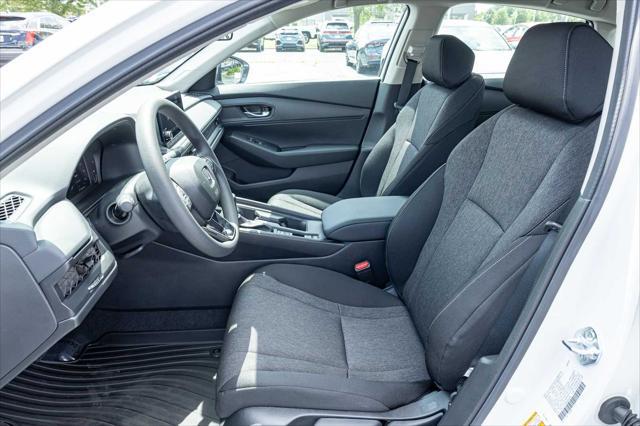 Photo of 2025 Platinum White Pearl Honda Accord