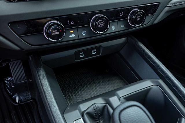 Photo of 2025 Platinum White Pearl Honda Accord