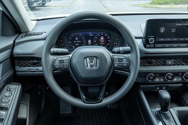 Photo of 2025 Platinum White Pearl Honda Accord