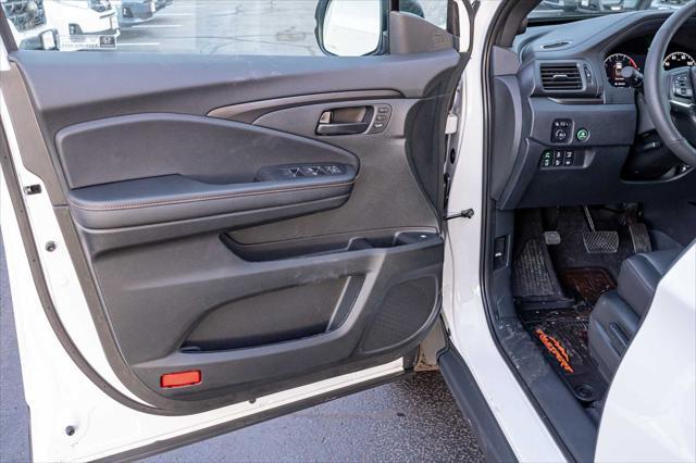 Photo of 2025 Platinum White Pearl Honda Ridgeline