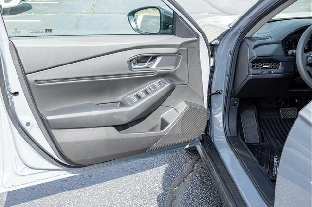 Photo of 2025 Urban Gray Pearl Honda Accord
