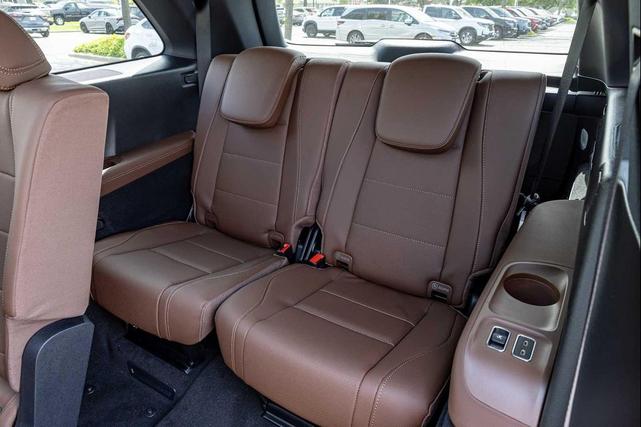 Photo of 2025 BLACK Mercedes-Benz GLS 450
