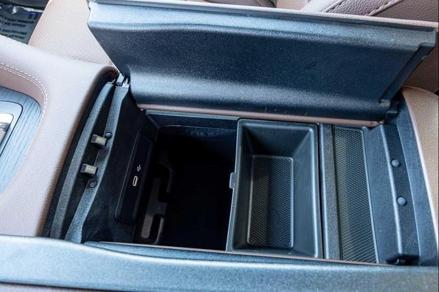 Photo of 2025 BLACK Mercedes-Benz GLS 450