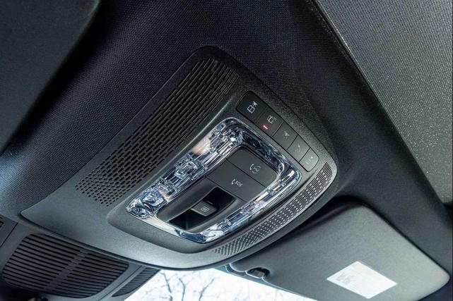 Photo of 2025 BLACK Mercedes-Benz GLS 450
