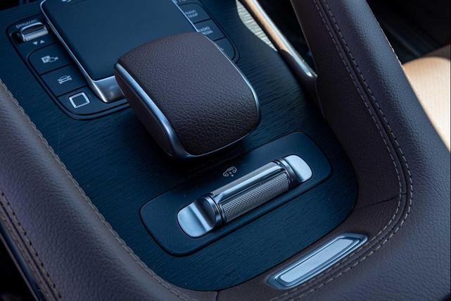 Photo of 2025 BLACK Mercedes-Benz GLS 450