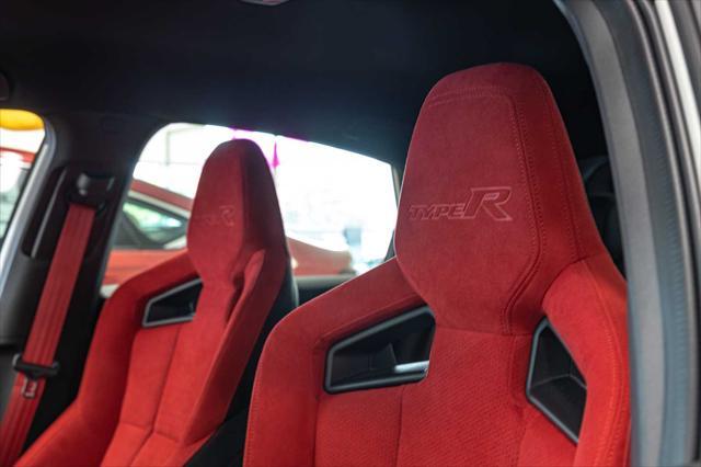 Photo of 2024 Championship White Honda Civic Type R