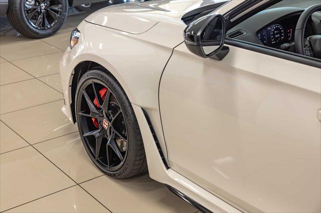 Photo of 2024 Championship White Honda Civic Type R